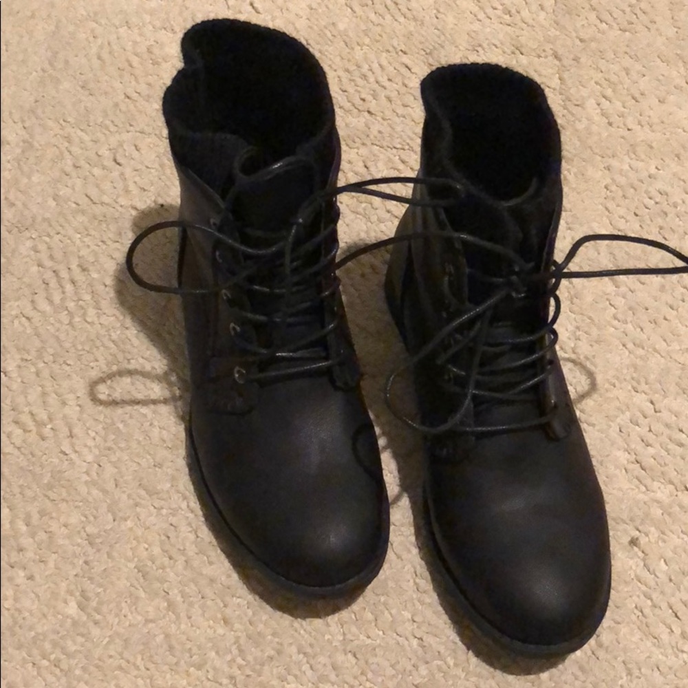 Low Cut Boots (Black)